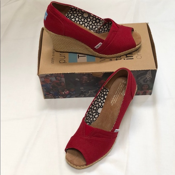 Toms - Classic Red Canvas Wedge Sandal - Picture 10 of 10